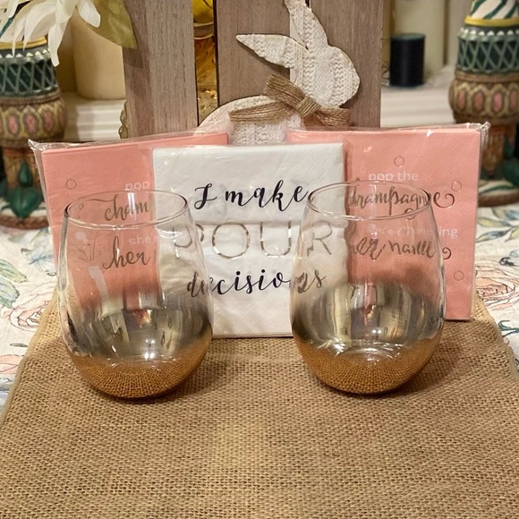 Francesca’s Collection of Stemless Wine glasses & matching Beverage Napkins NWT - Picture 4 of 13